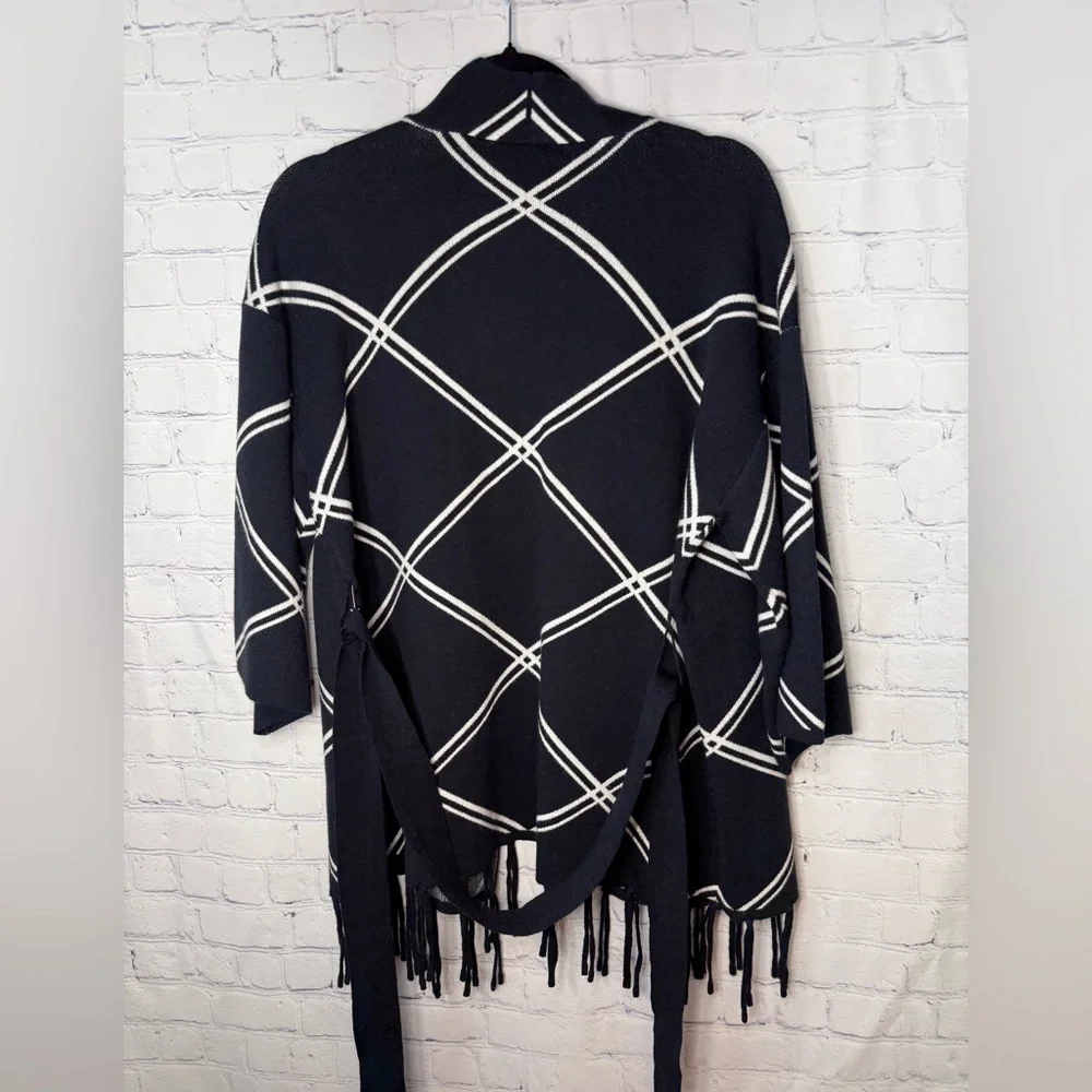NWT-Adrienne Vittadini black & white diamond pattern open-front belted cardigan - Picture 2 of 6